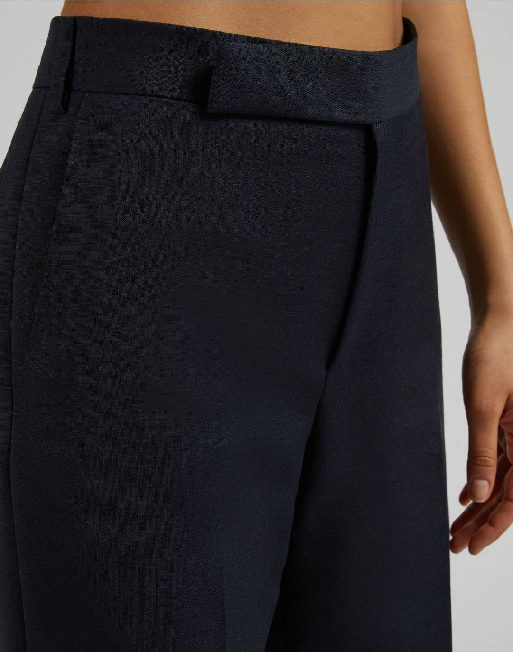 Lardini Pantalone blu gamba dritta regolare in tessuto di lana Acquista Ora
