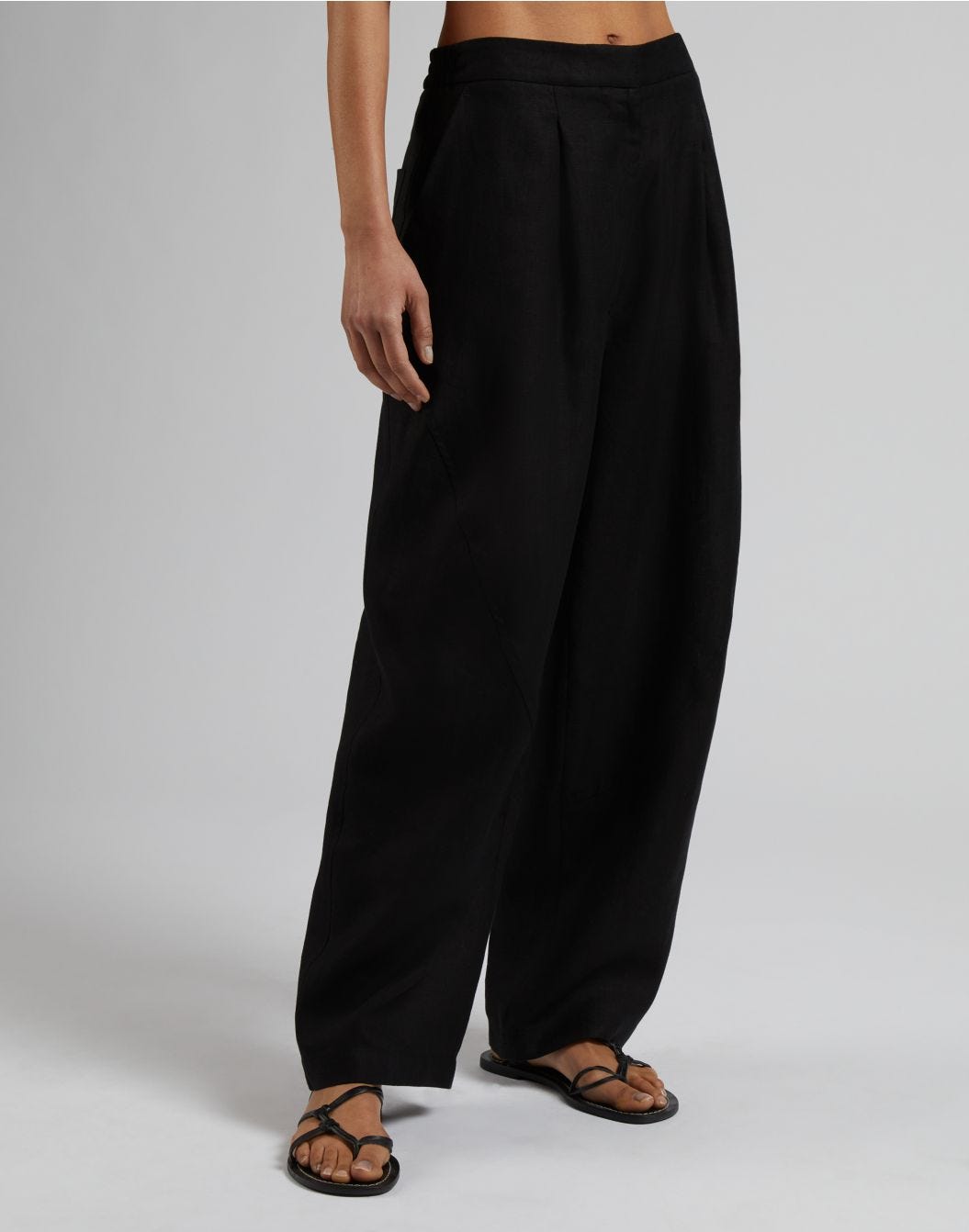 Lardini Pantalone ampio a vita bassa in tela di lino nero Economico