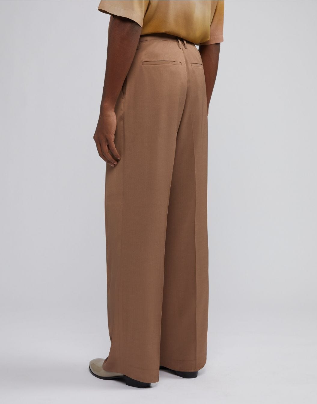 Lardini Pantalone comfort miami in viscosa nocciola Presa