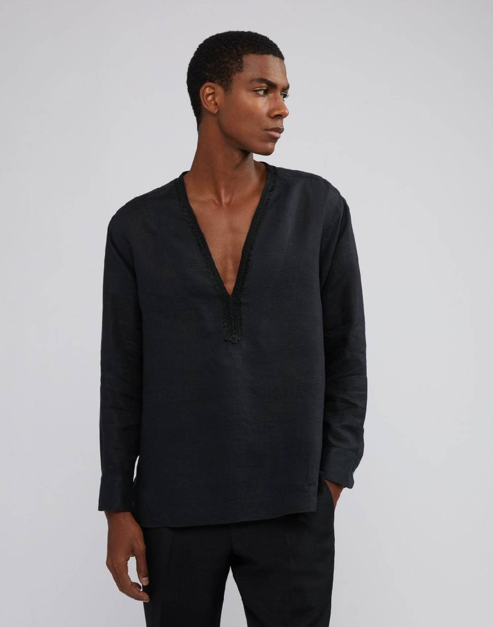 Lardini Camicia in tela di lino nera senza collo Sconto
