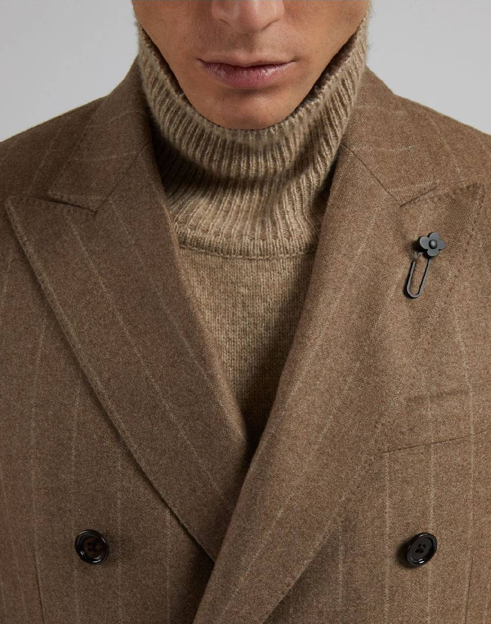 Lardini Abito special line in cashmere dai colori naturali Italia