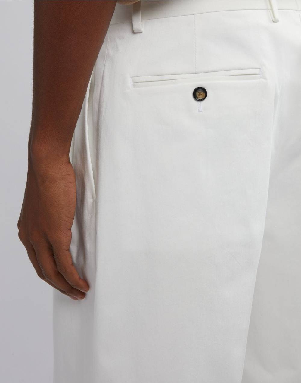 Lardini Bermuda comfort corto in cotone satin stretch bianco Only for today