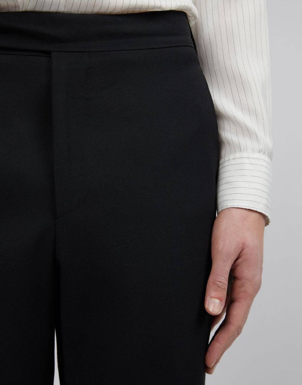 Lardini Pantalone nero attitude in viscosa di lana e seta Saldi Di Fabbrica