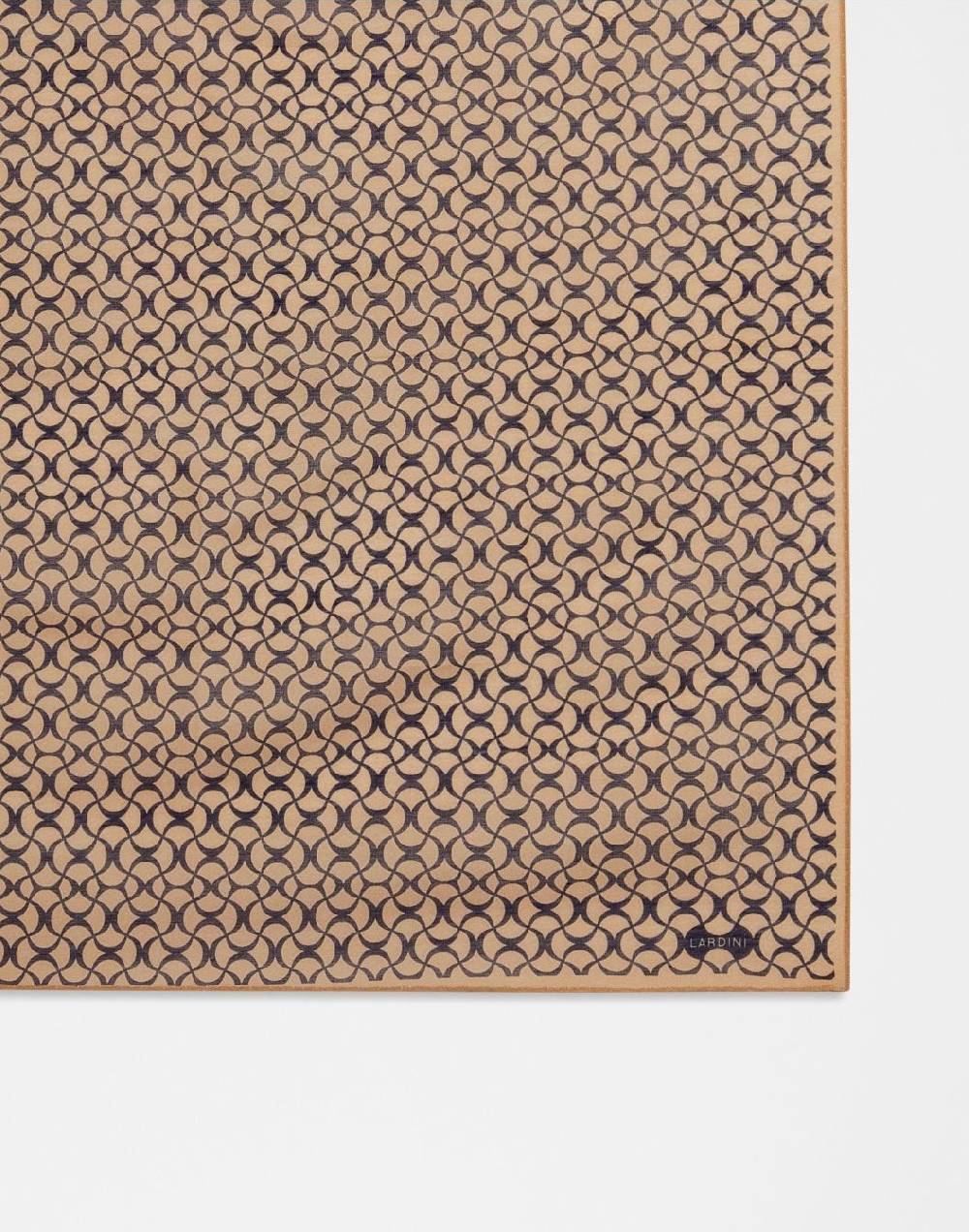 Lardini Foulard in seta con disegno geometrico In Linea