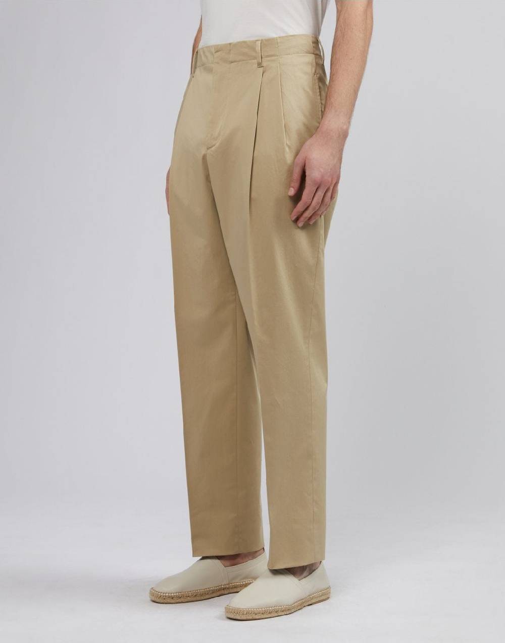 Lardini Pantalone beige in satin stretch di cotone Fino Al -60%