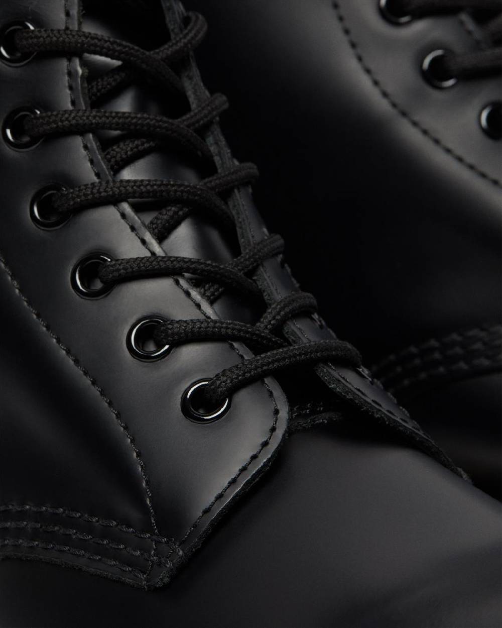 DR. MARTENS Stivali di pelle 1460 Smooth 50% di sconto per tempo limitato
