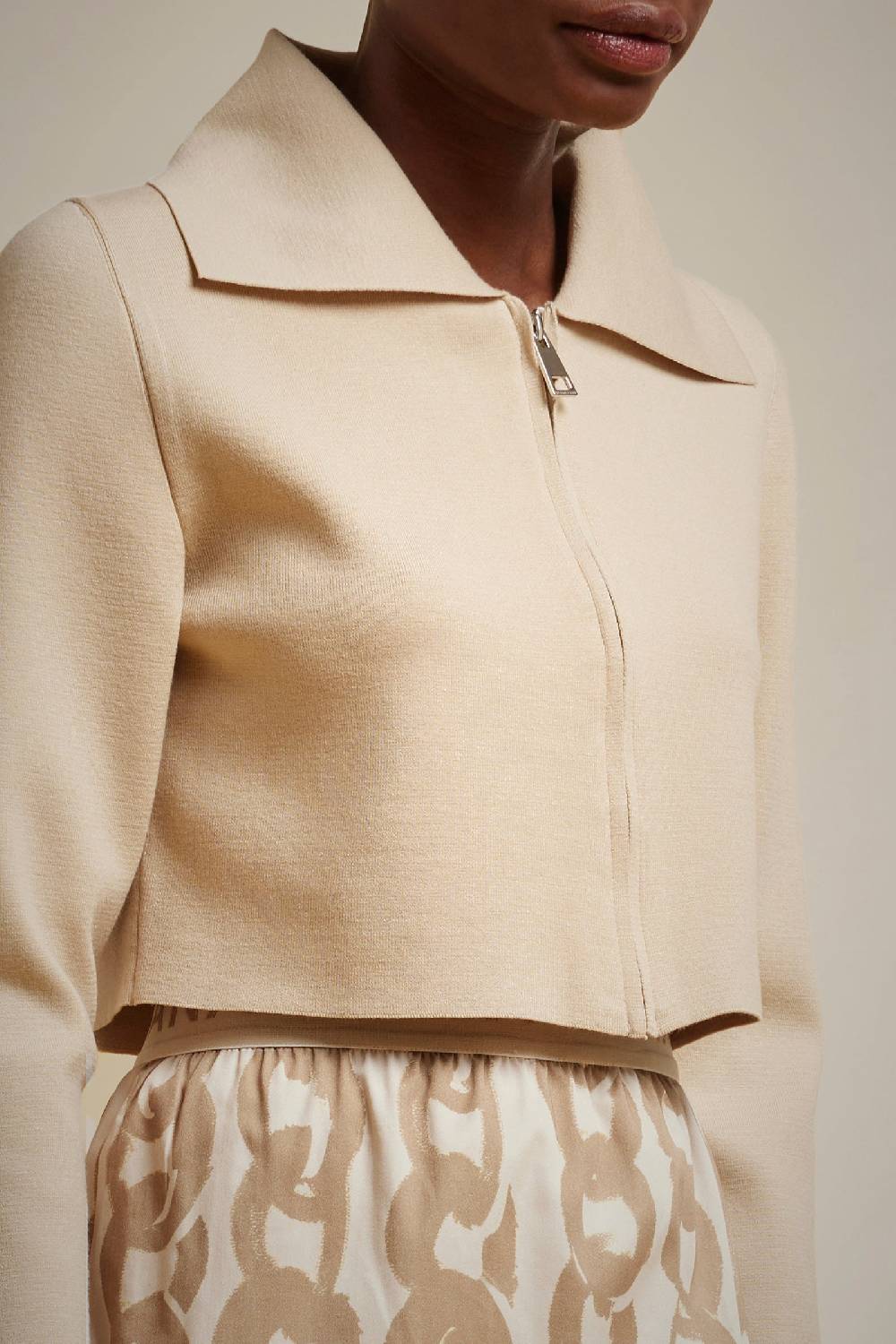 Liviana Conti CARDIGAN CON ZIP S4FF4SF20W43-1.XS Latest stili