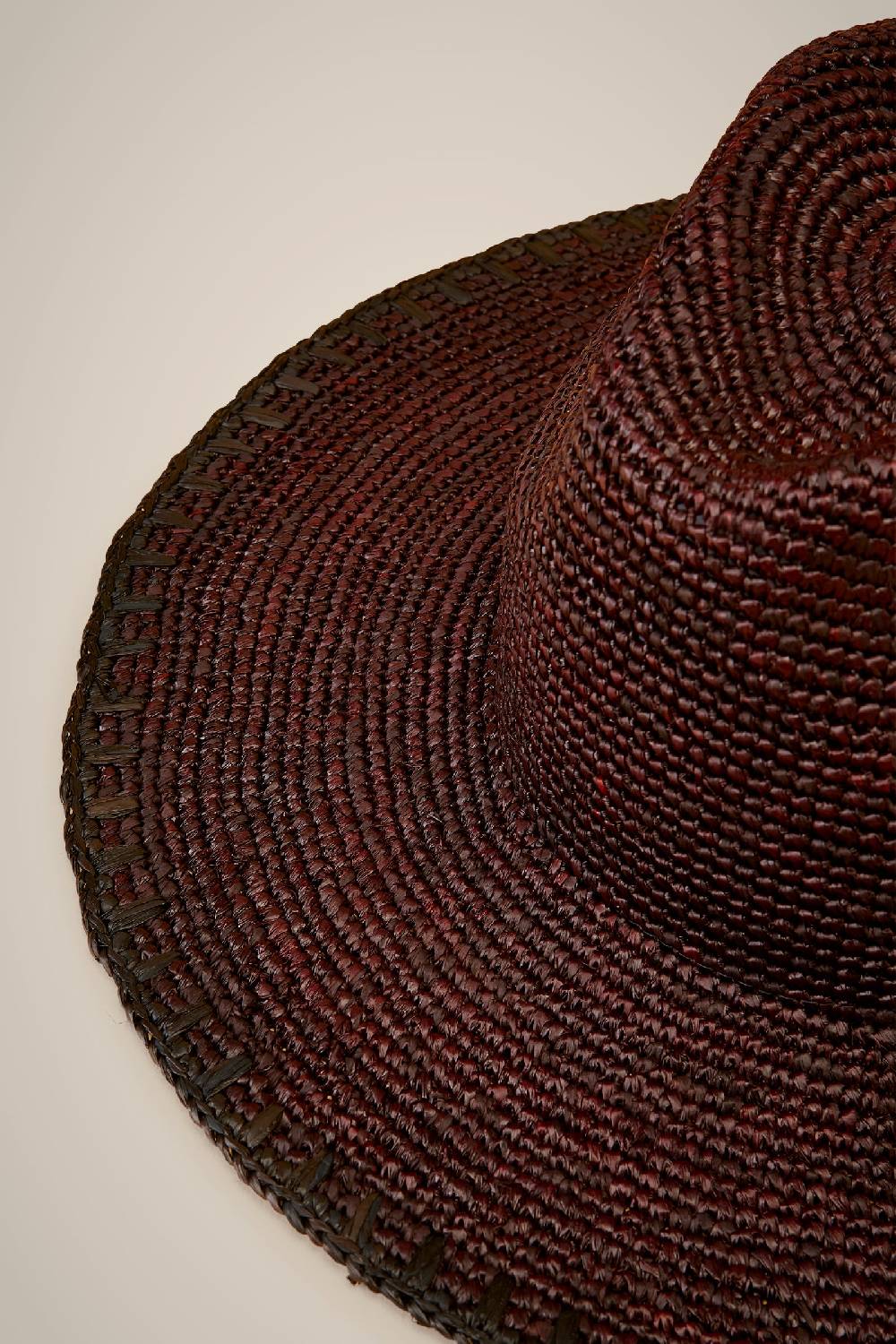 Liviana Conti CAPPELLO BICOLORE S4AA4SF52T66-0.57 Offerta