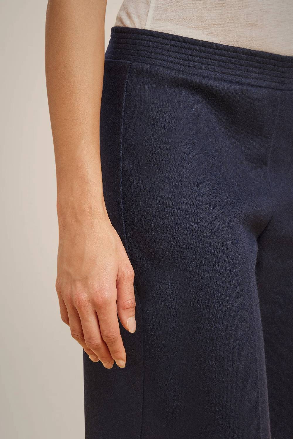 Liviana Conti PANTALONE CROP W4LL4WN28N08-0.38 Comprane uno, ottenene uno gratis