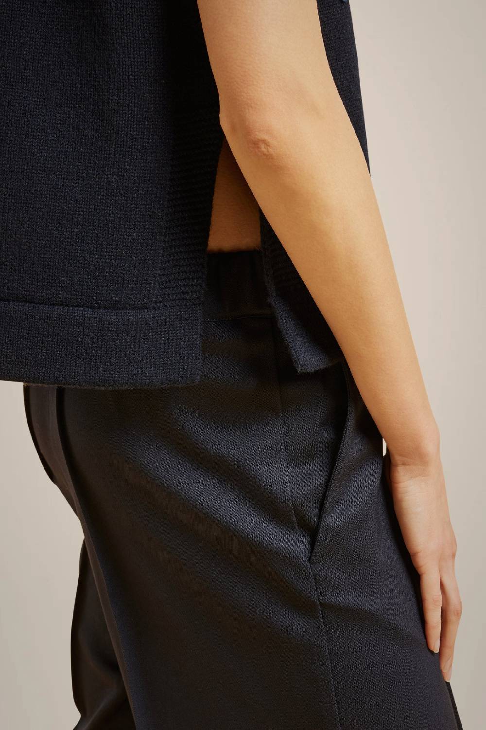 Liviana Conti GILET CON PAILLETTES IN CASHMERE RICICLATO W4LL4WC47N08-0.XS Only for today