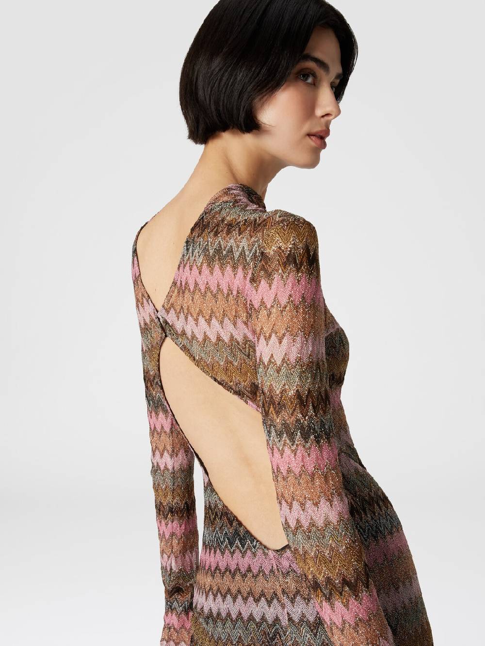 M Missoni Abito lungo in viscosa chevron e lurex con dettaglio cut out Fino al 50% di sconto
