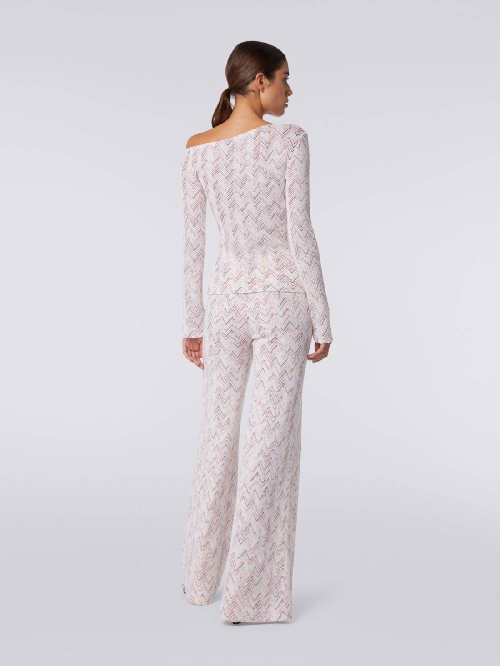 M Missoni Pullover in lana e viscosa chevron con scollatura asimmetrica Spedizione Gratuita