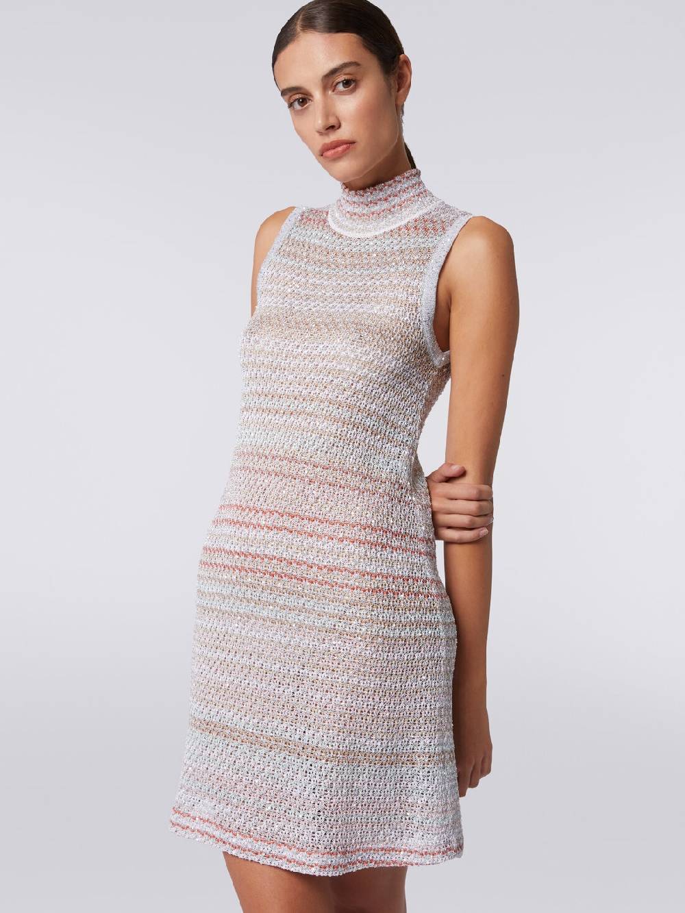 M Missoni Mini-abito in maglia a rete con collo alto e applicazione di paillettes In Vendita