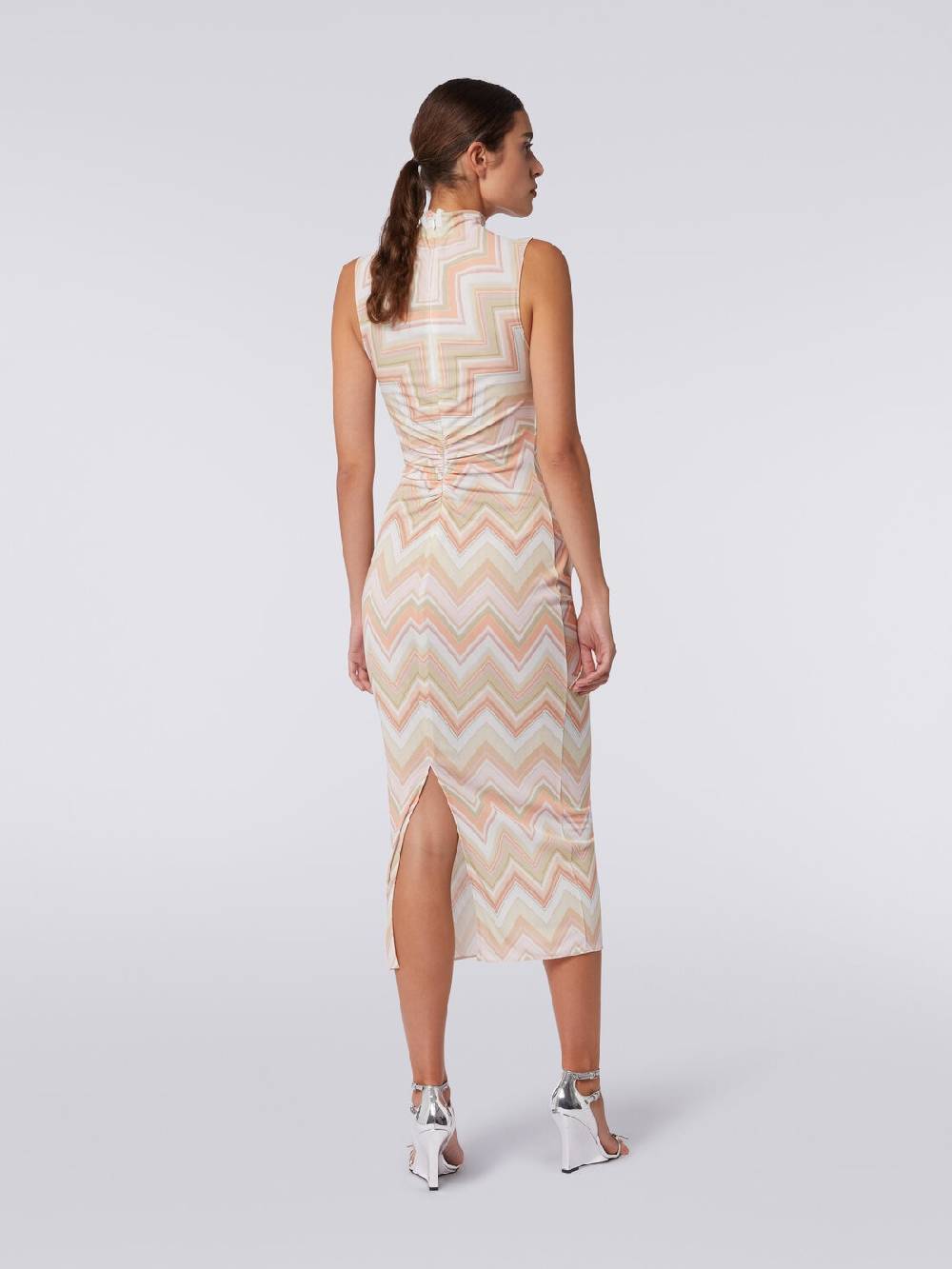 M Missoni Abito longuette in viscosa zig zag con arricciature In Saldo