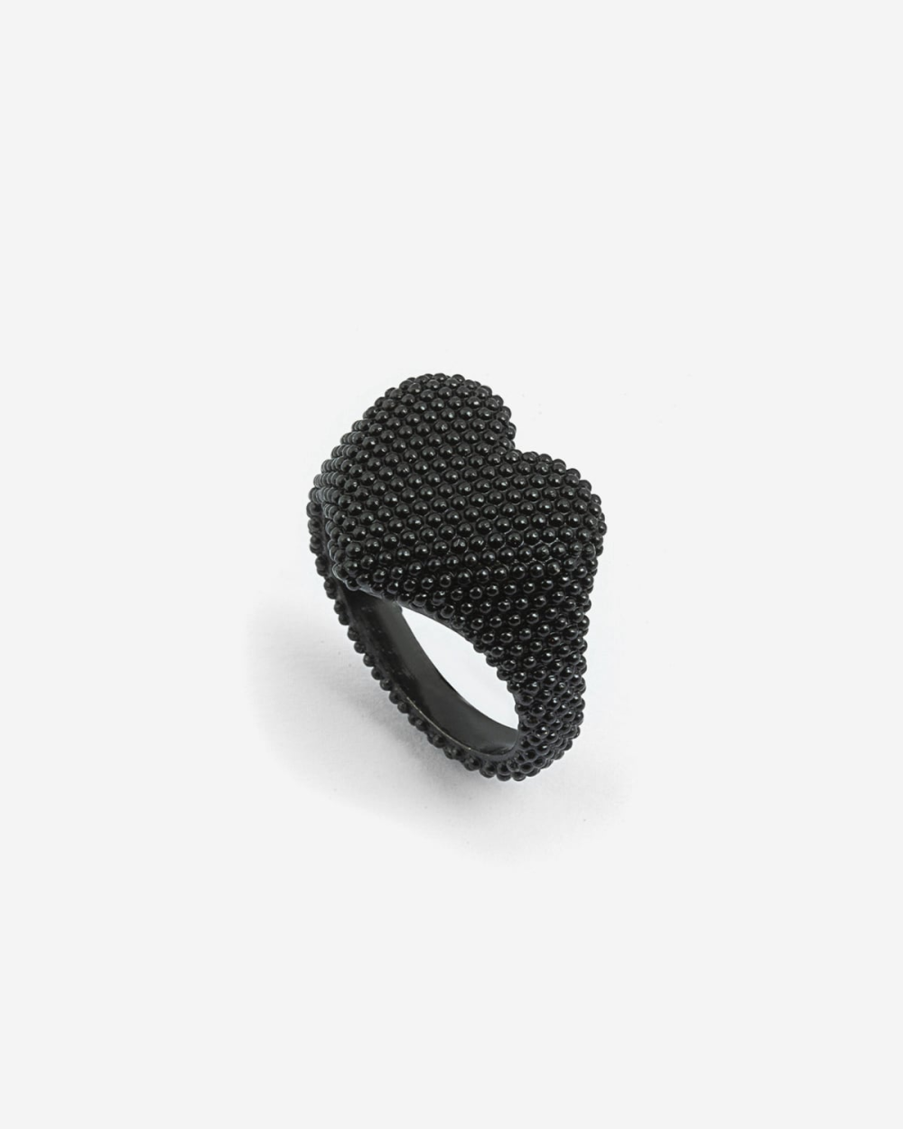 ﻿Nove25 ANELLO CHEVALIER CUORE PUNTINATO TOTAL BLACK 2025