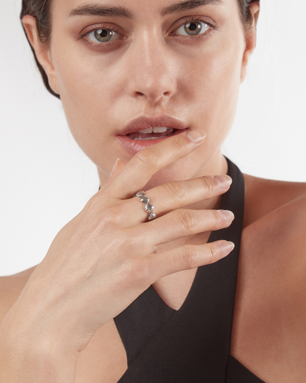 Nove25 ANELLO FEDE VENUS CON CONCHIGLIE IN ARGENTO In Linea