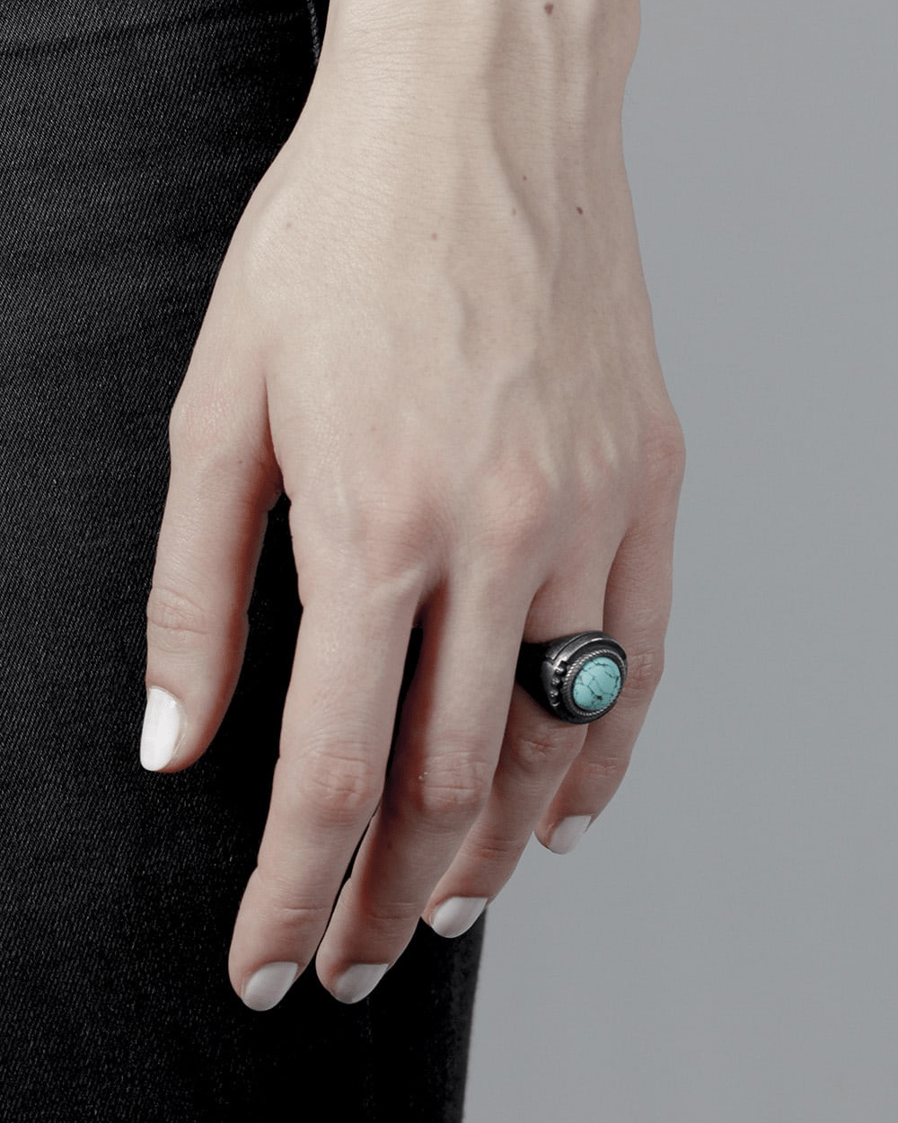 Nove25 ANELLO CHEVALIER FREGI GEOMETRICI TURCHESE Qualità