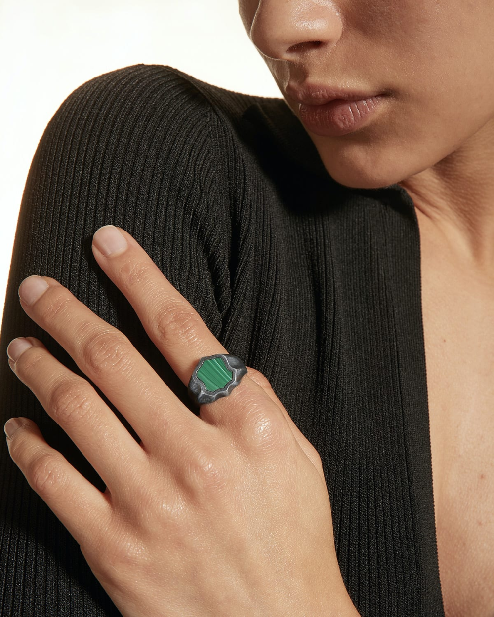 Nove25 ANELLO CHEVALIER SCUDO IN ARGENTO Moda