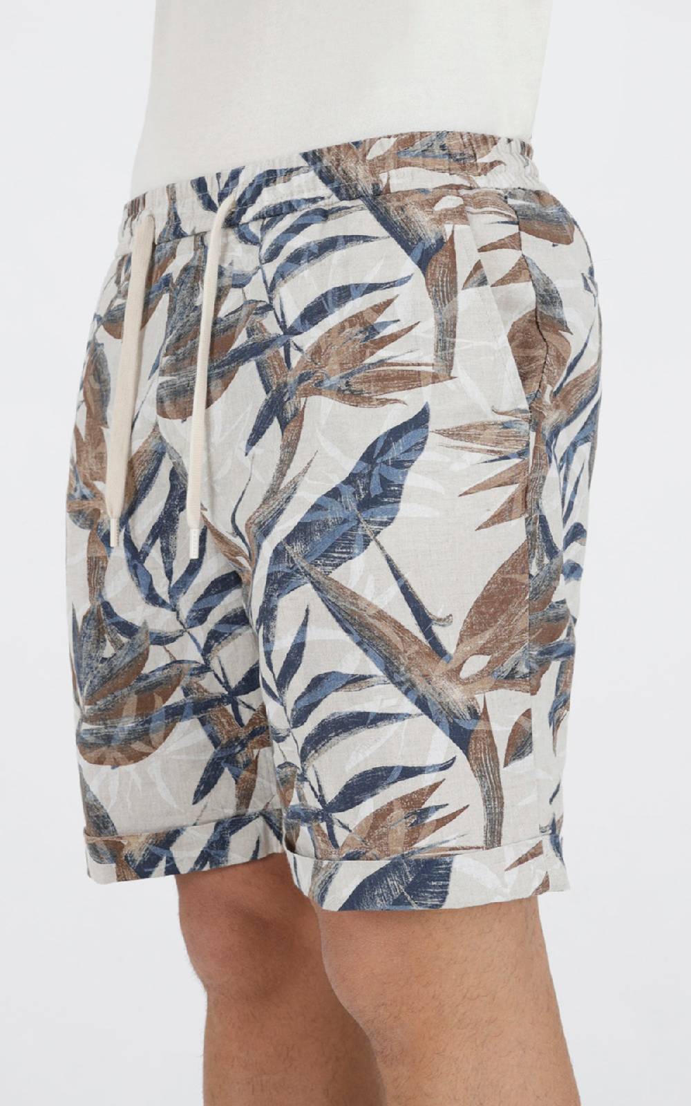 Outfit Italy Bermuda con laccio in misto lino stampato 2025