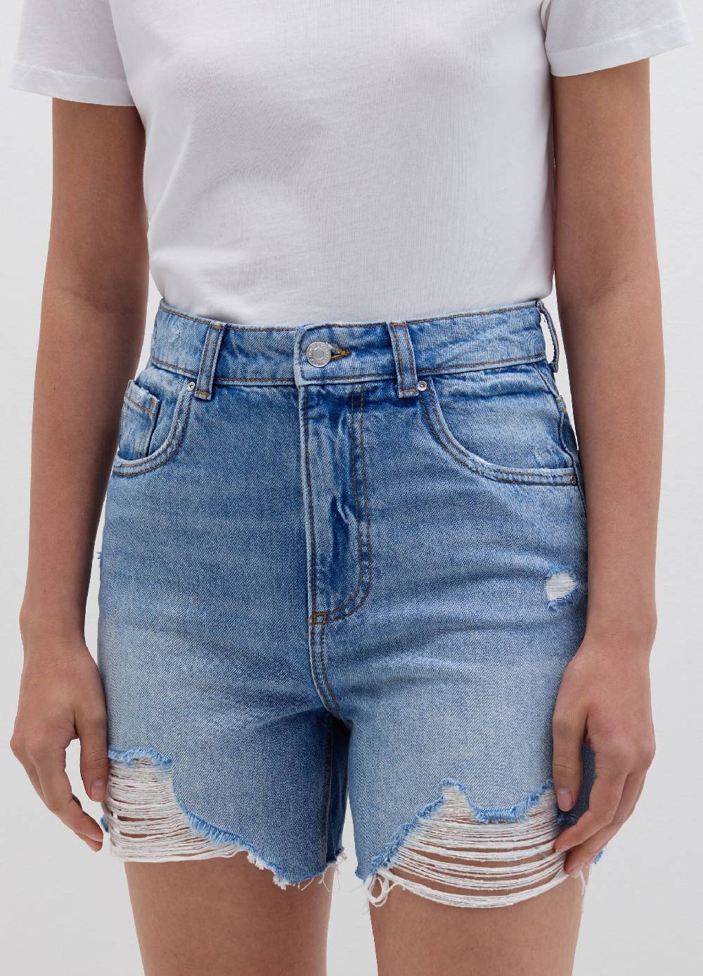 Ovs Shorts mom fit in denim con strappi Fino Al -60%