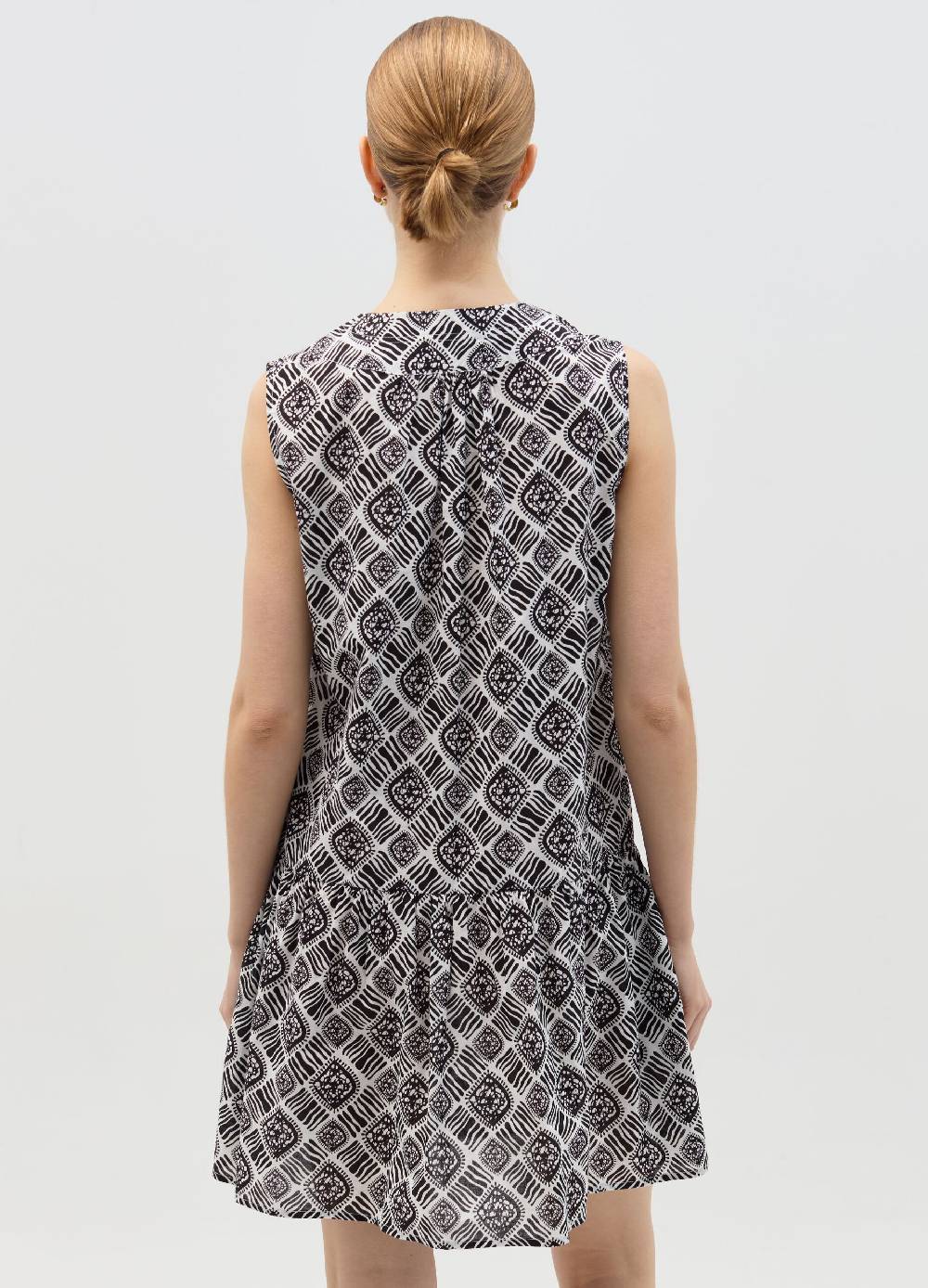 Ovs Vestito corto smanicato con balza Sconto