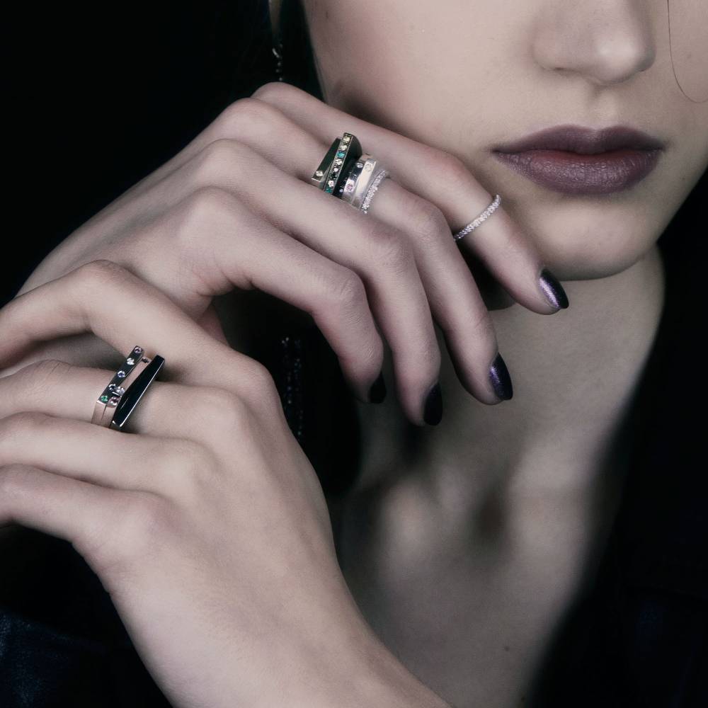 Paola Grande Gioielli CONGIUNZIONI Anello 'Congiunzioni' quadrato in argento rodiato Spedizione Gratuita