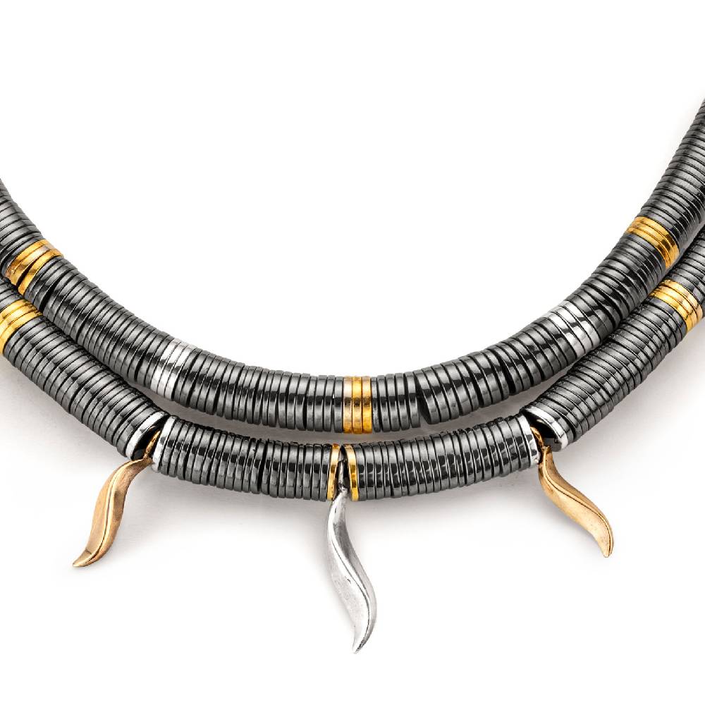 Paola Grande Gioielli FLAME Collana lunga in ematite con pendenti In Linea
