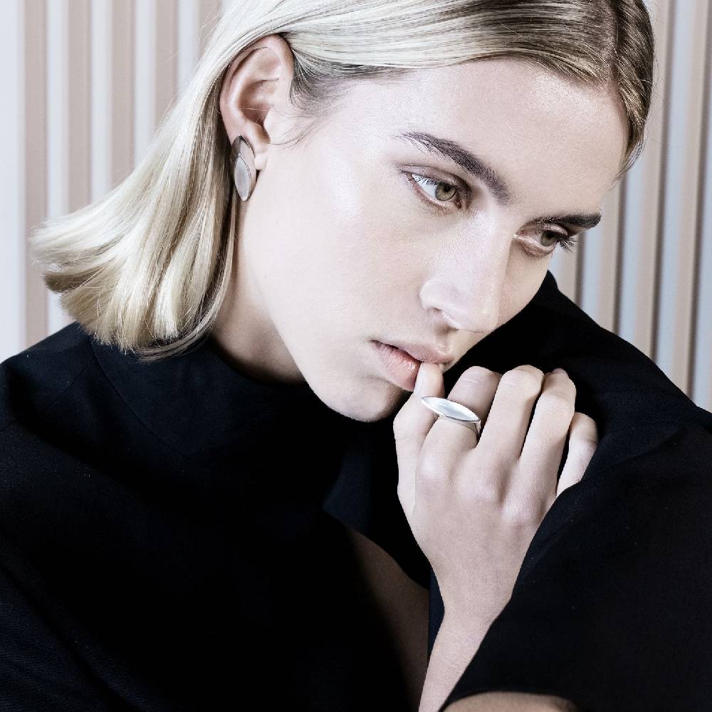Paola Grande Gioielli AURUM Anello Navetta con madreperla Economico