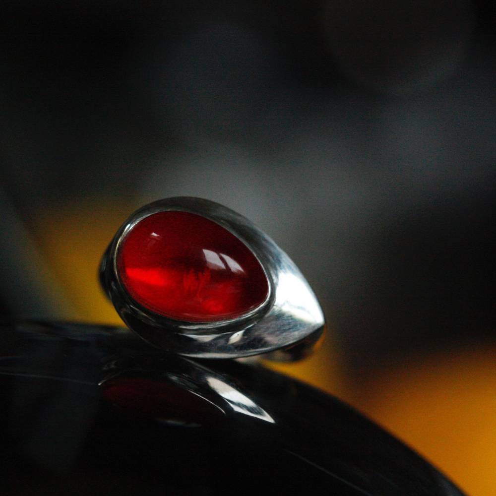 Paola Grande Gioielli AURUM Chevalier cabochon rosso Saldi Di Fabbrica
