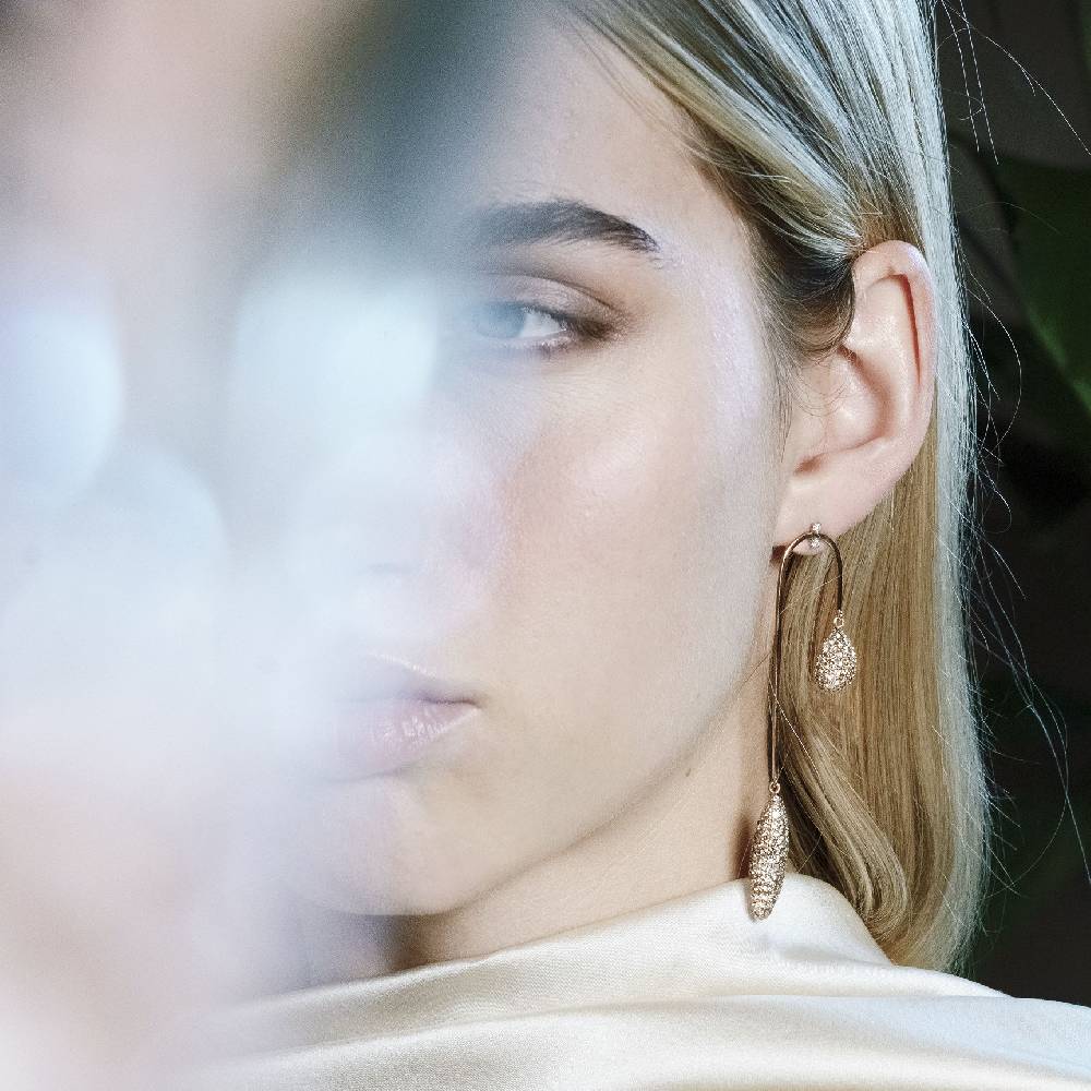 Paola Grande Gioielli AURUM Amo curvo con pavé diamanti Comprare a buon mercato