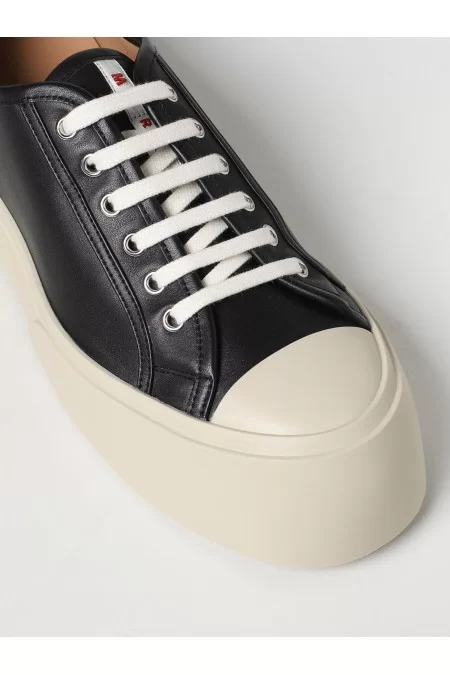 MARNI Scarpe Sneakers MARNI Modello PABLO con stringhe, confortevole e alla moda. Perfetto per un look casual o sportivo. Prodotto di alta qualità by MARNI. Acquista ora e completa il tuo outfit! Codice prodotto: SNZU002002P272 Sconto