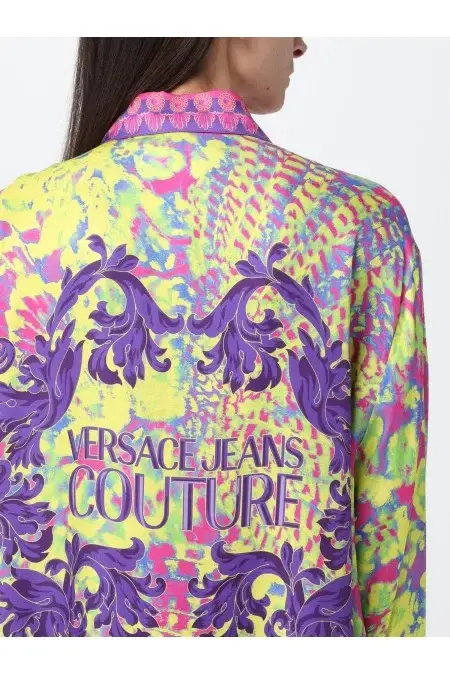 VERSACE Maglietta da donna Versace Questa maglietta da donna Versace è elegante e di alta qualità In Vendita