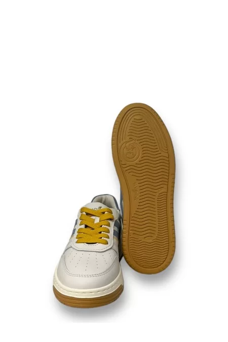 HOGAN Scarpe Hogan: Stile e Comfort Le sneakers Hogan sono sinonimo di eleganza e qualità. Realizzate con materiali pregiati, garantiscono comfort e stile ineguagliabili. Scopri la collezione! Consegna Veloce