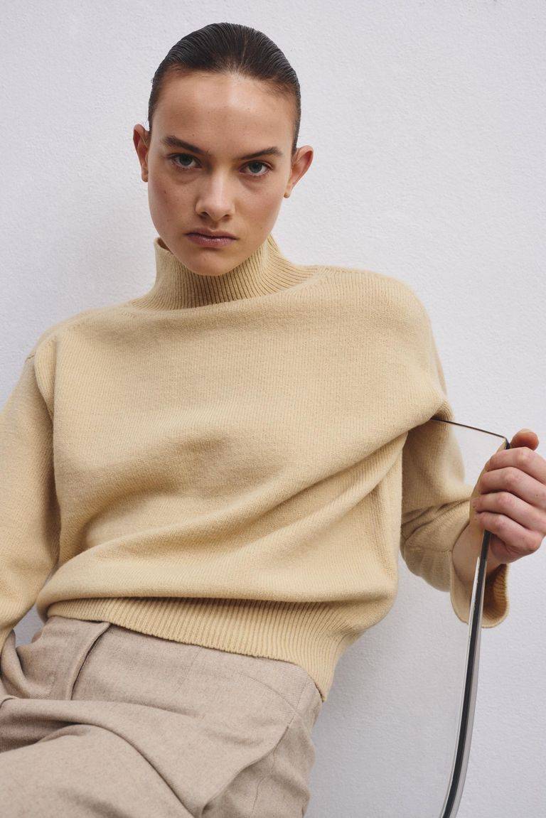 Pomandere Maglia collo alto in lana merinos infeltrita In Linea