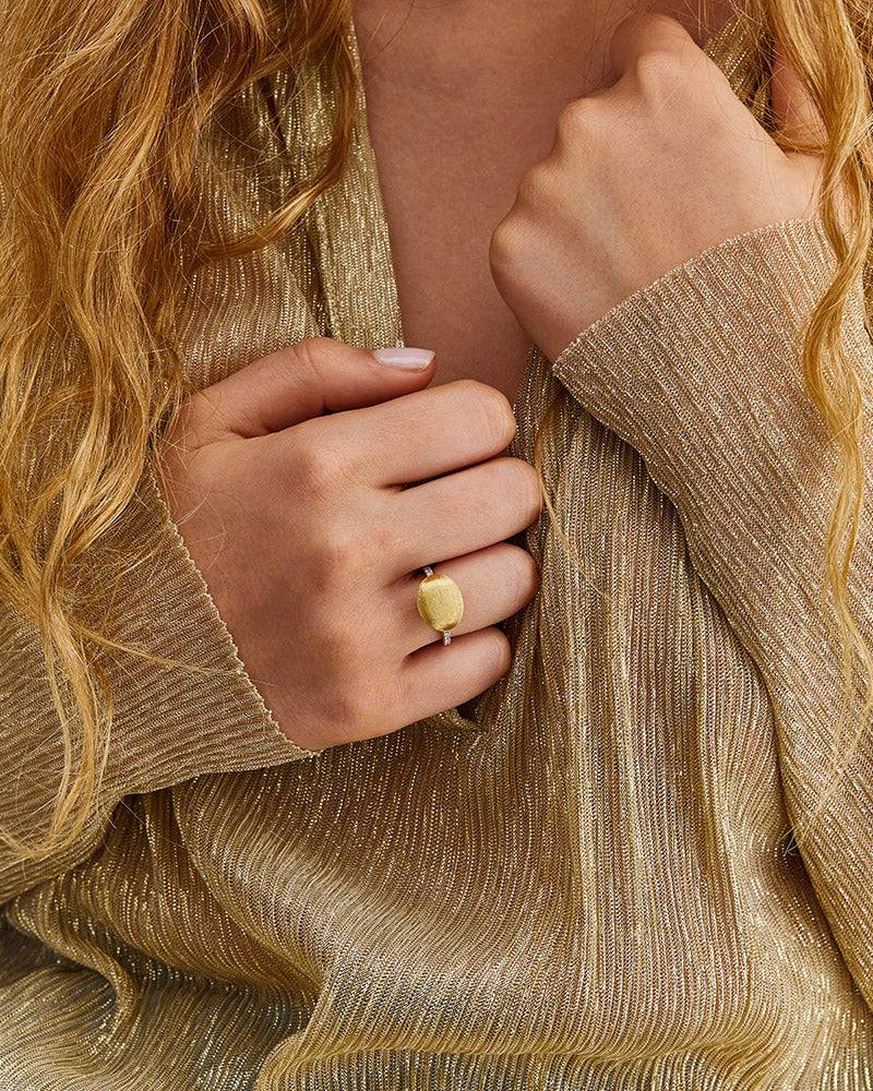 Nanis Anello "DANCING ÉLITE" con boule in oro incisa a mano e pavé di diaman – Nanis Italian Jewels 2025