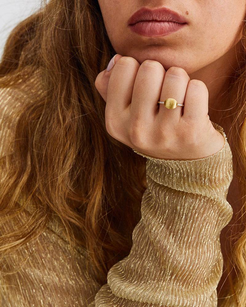 Nanis Anello "DANCING ÉLITE" con boule in oro incisa a mano e pavé di diaman – Nanis Italian Jewels Saldi Di Fabbrica