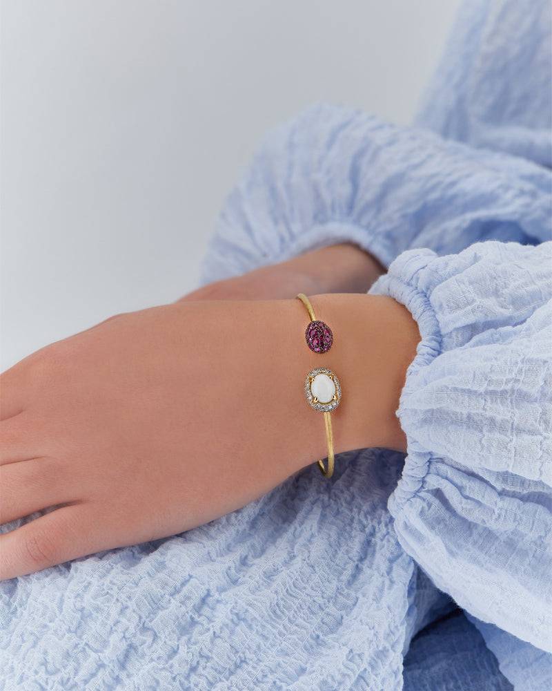 Nanis Bracciale a schiava "DANCING REVERSE" in oro, zaffiri rosa, rubini, op – Nanis Italian Jewels Presa