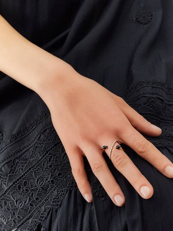 Nanis Anello ad incrocio "DANCING MYSTERY BLACK" in oro, diamanti e onice ne – Nanis Italian Jewels Sottocosto