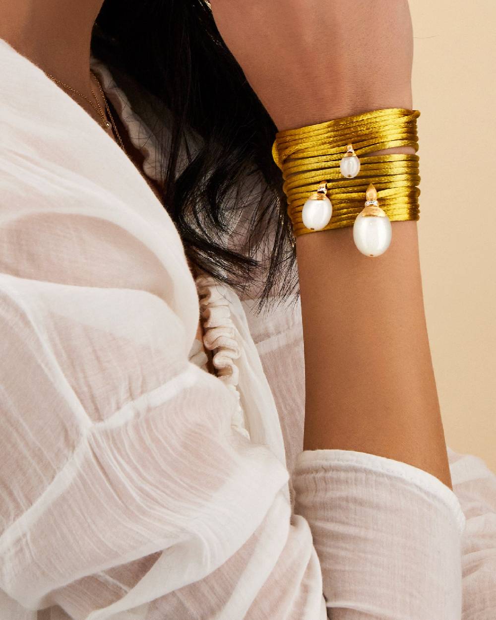 Nanis Pendente "WHITE DESERT" in oro, diamanti e pietra di luna (piccolo) – Nanis Italian Jewels Saldi