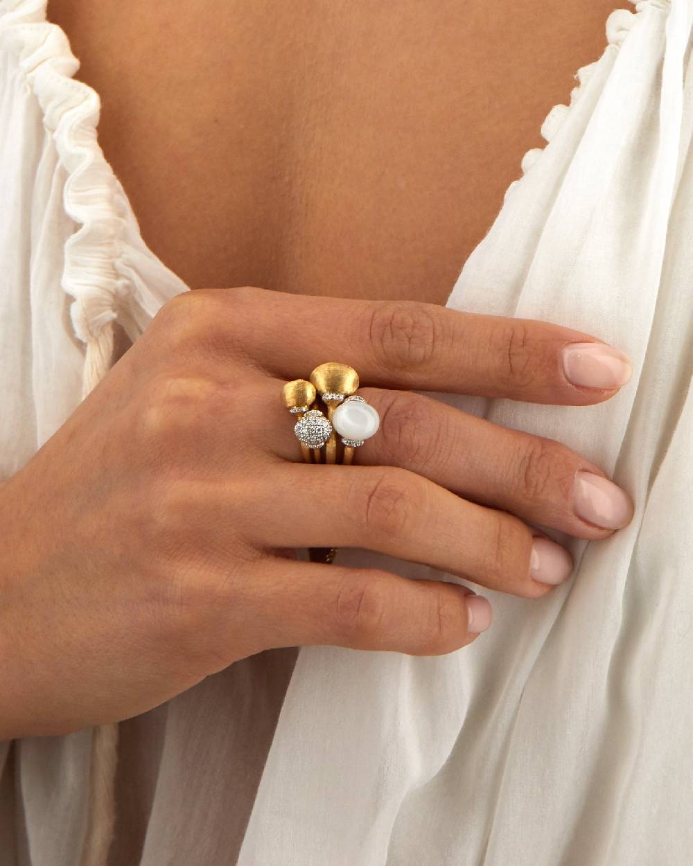 Nanis Anello "WHITE DESERT" in oro, diamanti e pietra di luna (piccolo) – Nanis Italian Jewels Negozio