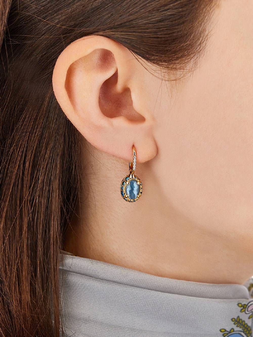 Nanis Orecchini CILIEGINE "DANCING REVERSE" double face in oro, diamanti blu – Nanis Italian Jewels Offerta speciale
