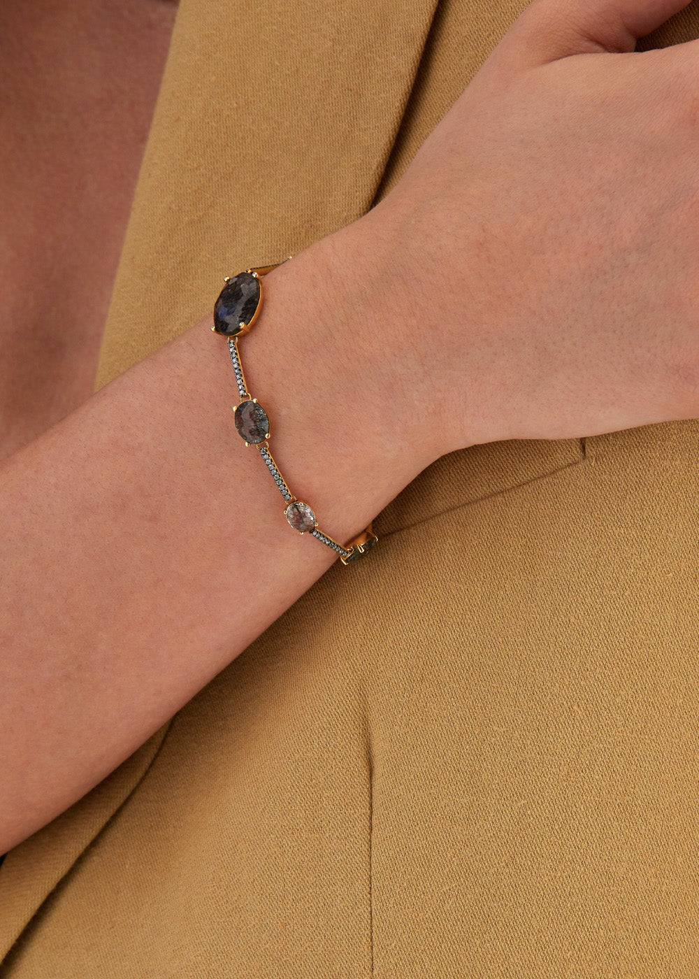 Nanis Bracciale "ARIA" in oro, quarzo rutilato grigio e barrette di diamanti – Nanis Italian Jewels Italia