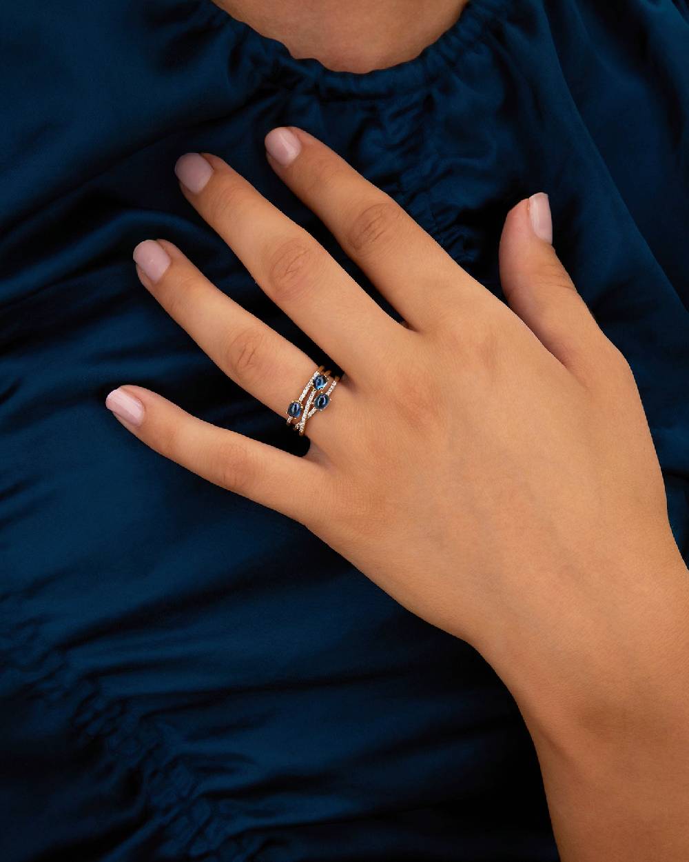 Nanis Anello "DANCING AZURE" a tripla fascia incrociata in oro, diamanti e t – Nanis Italian Jewels Offerta Giorno del Papà