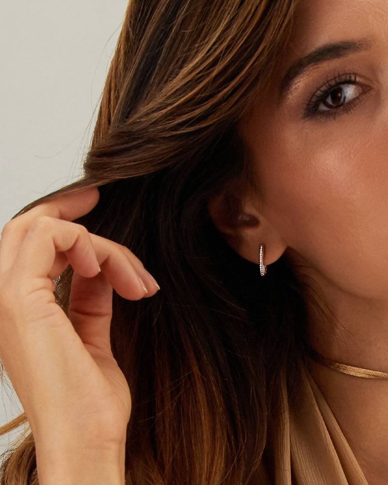 Nanis Orecchini a cerchio "libera" squadrati piccoli in oro rosa e diamanti – Nanis Italian Jewels Nuovi prodotti