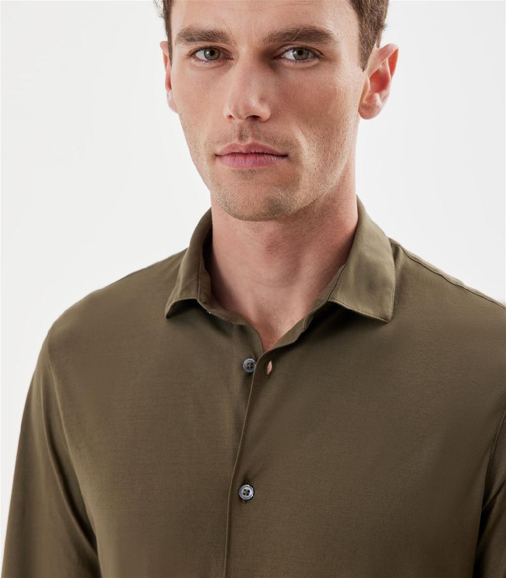 S.Moritz Camicia verde militare da uomo in cotone | S.Moritz Sito Ufficiale Moda