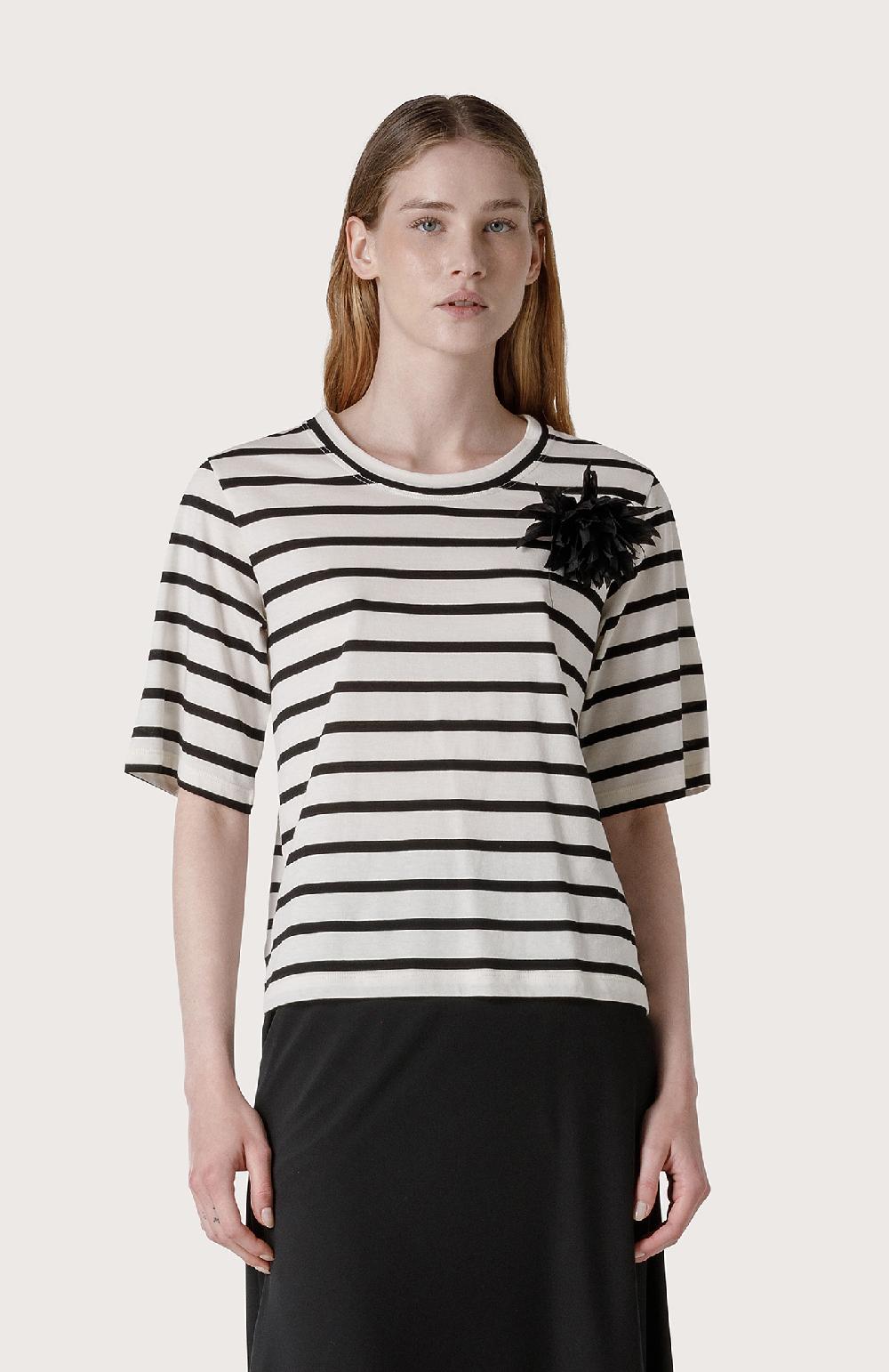 Seventy Maglia a righe con spilla floreale - Col. Nero Promozione Limitata