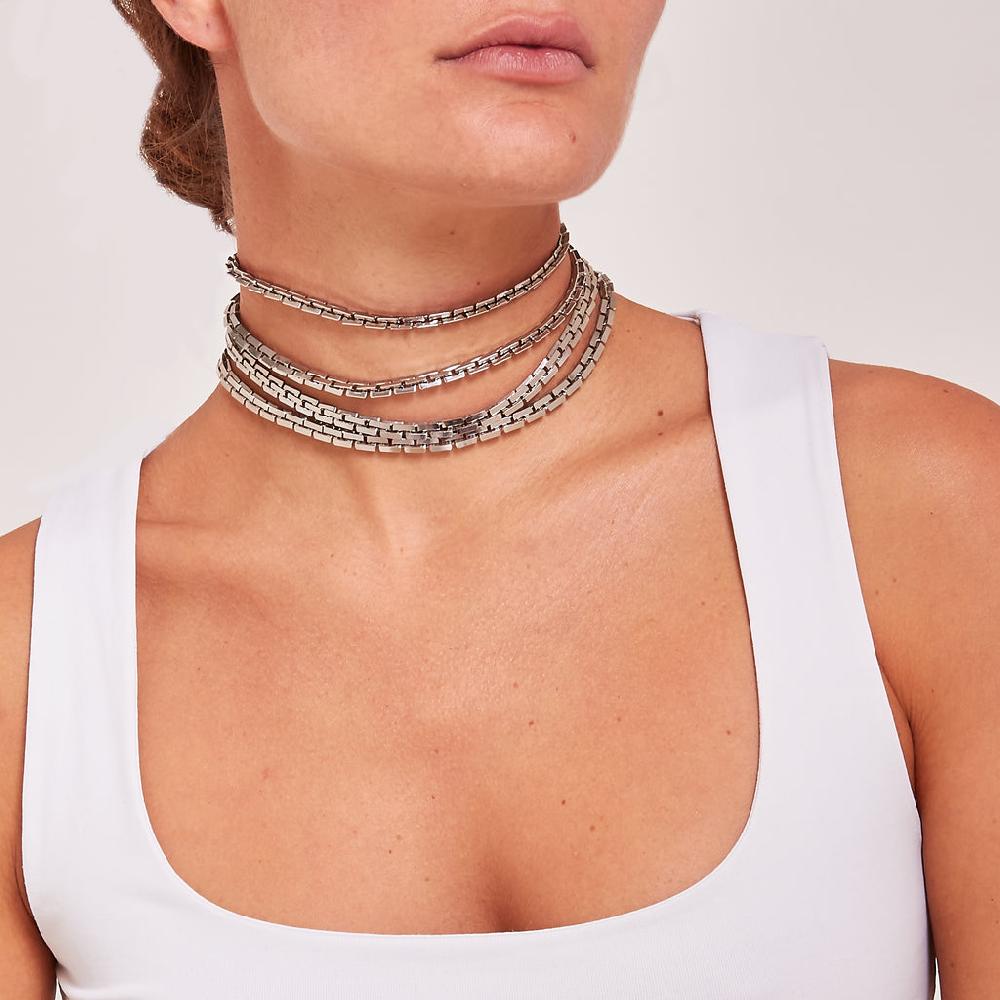 Silvia Gnecchi MANHATTAN CHOCKER Presa