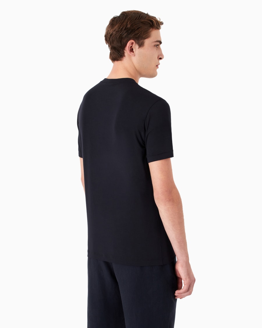 The world of armani T-SHIRT CON SCOLLO A V ICON IN JERSEY DI VISCOSA STRETCH Online