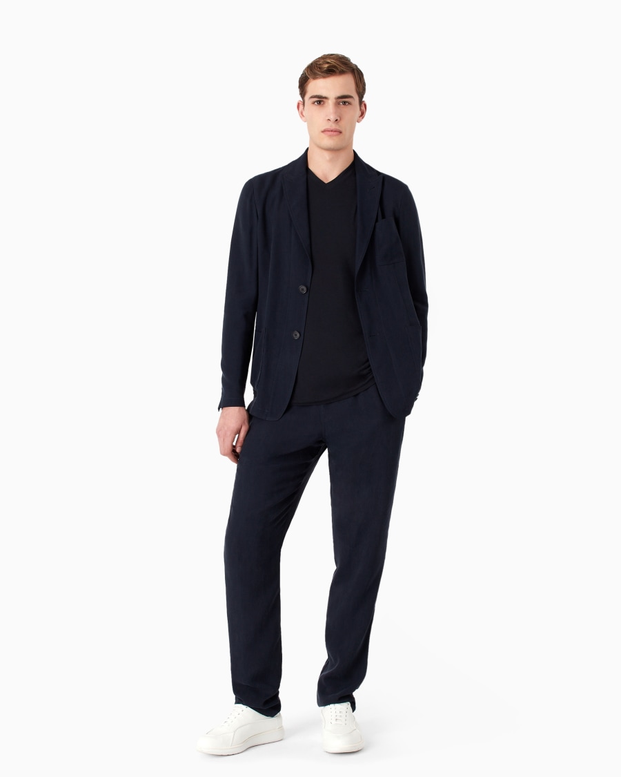 The world of armani T-SHIRT CON SCOLLO A V ICON IN JERSEY DI VISCOSA STRETCH Online