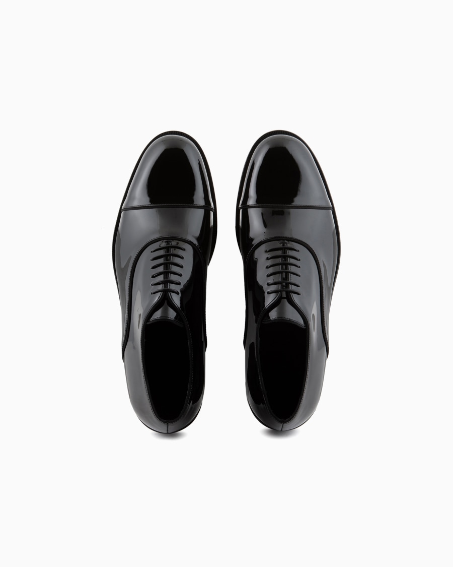 The world of armani OXFORD IN VERNICE Pezzi Unici